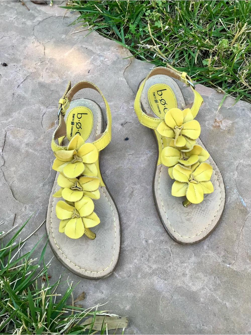 b.o.c. Leather Yellow Floral Strappy T-Strap Slingback Sandals
